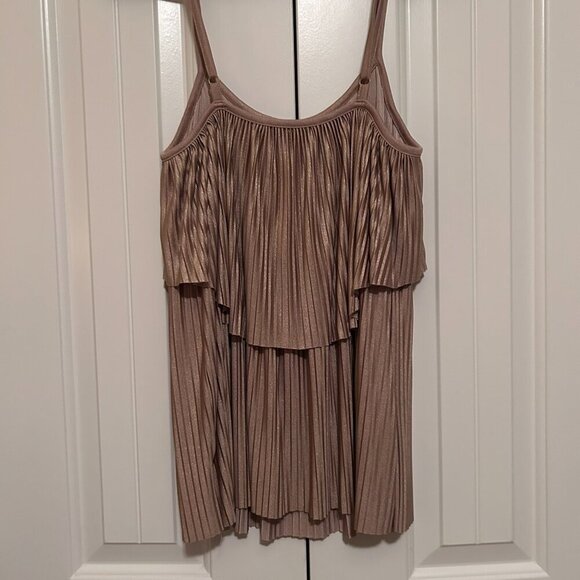Women's Gold Metallic Top with Ribbed Design in Size M by International Concepts - Picture 2 of 4
